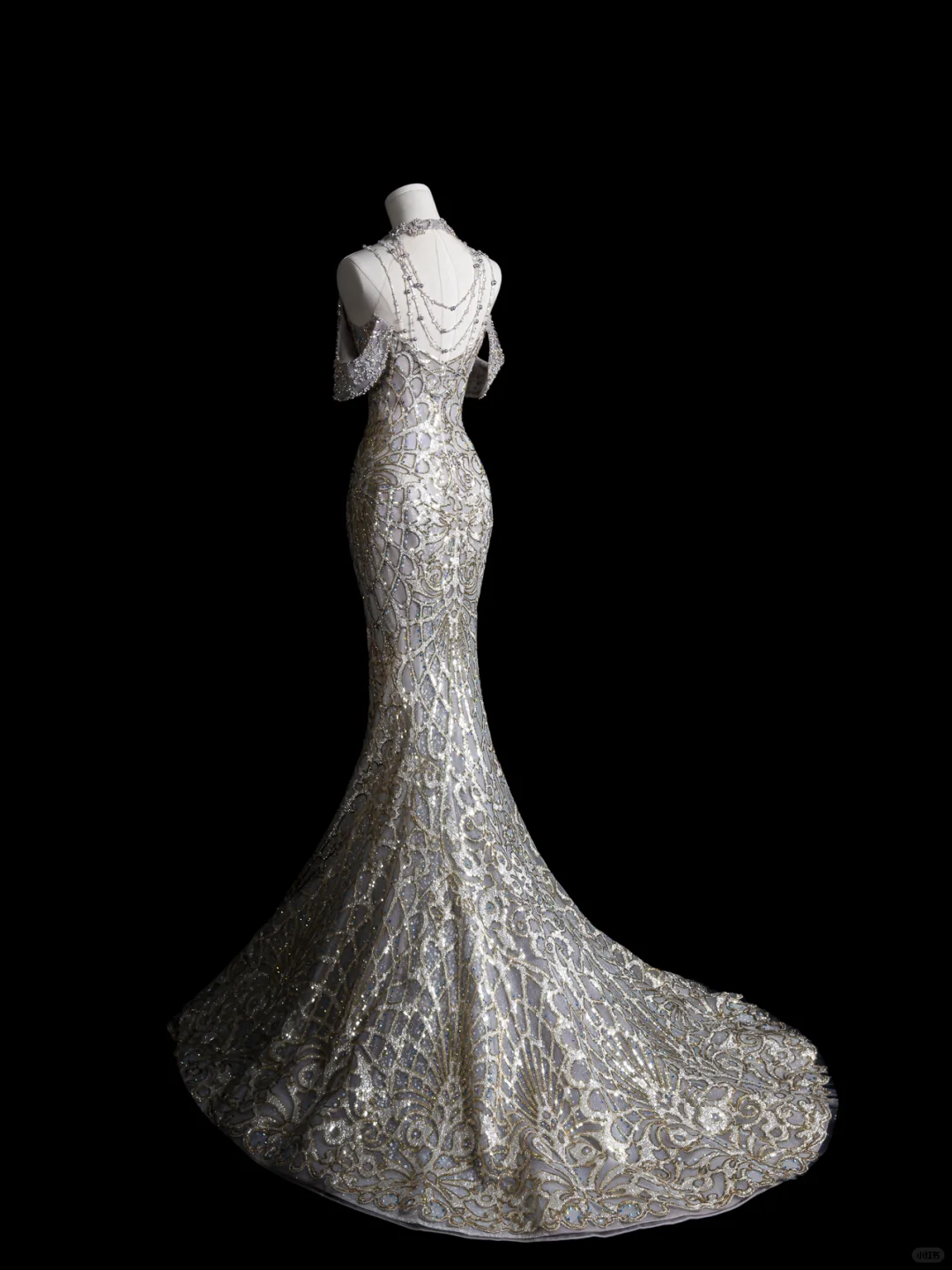 Robe de mariée sirène longue à épaules dénudées et paillettes perlées C4161
