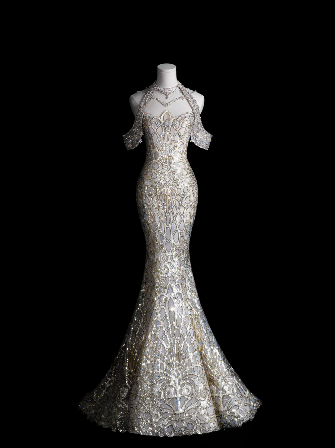 Robe de mariée sirène longue à épaules dénudées et paillettes perlées C4161