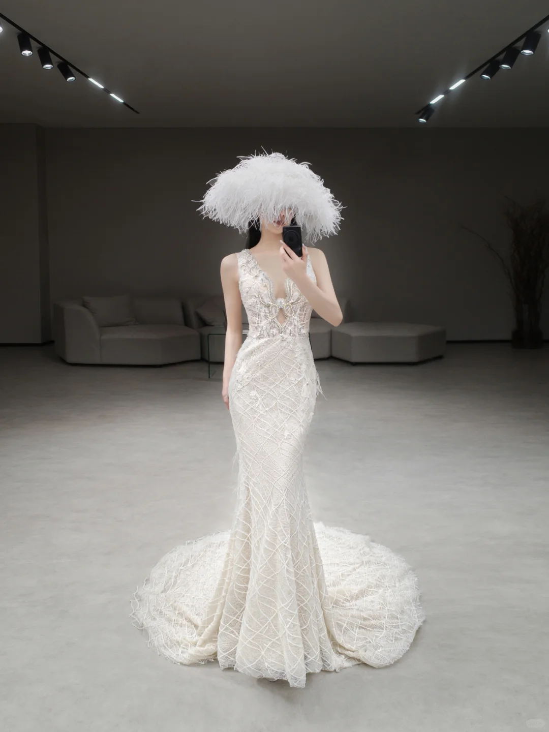 Robe de mariée longue sirène unique, col en V, tulle, dentelle et perles, C4170