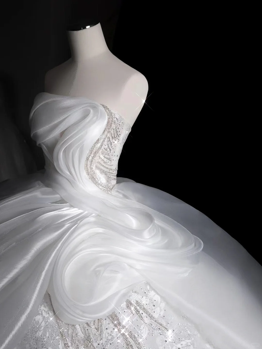 Robe de mariée longue en satin, bustier, dentelle et sequins, élégante, C4175