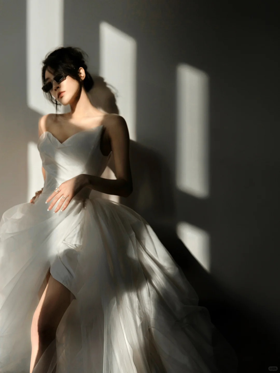 Robe de mariée longue en satin et tulle, sans bretelles, style robe de bal chic, fendue, C4176