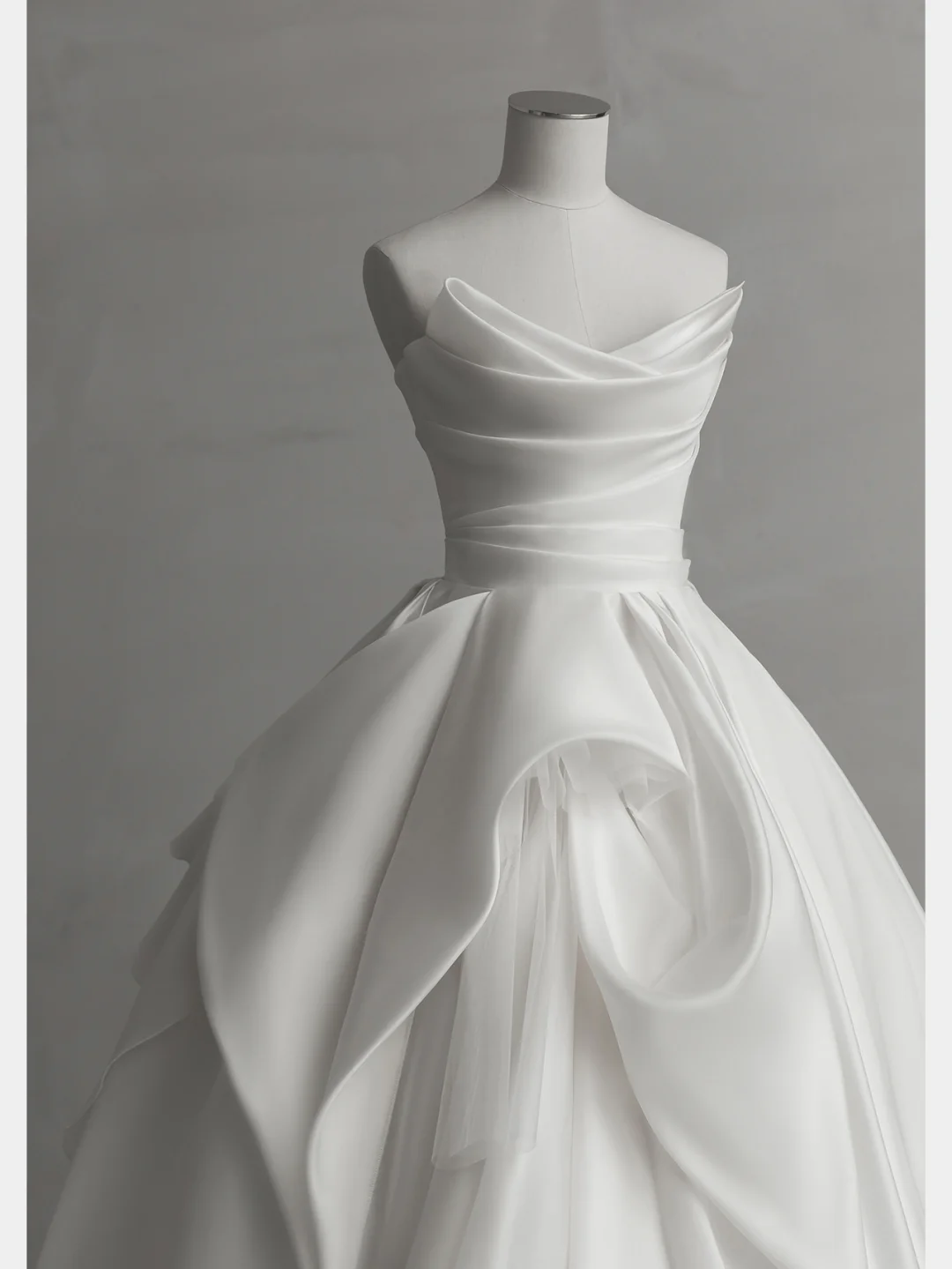 Robe de mariée longue en satin blanc, élégante et bustier, C4178