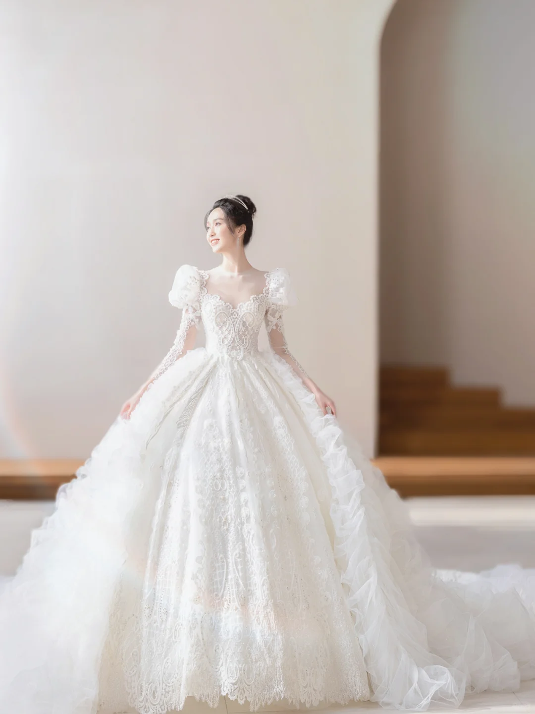 Robe de mariée longue en tulle et dentelle, intemporelle, manches longues et voile, C4197