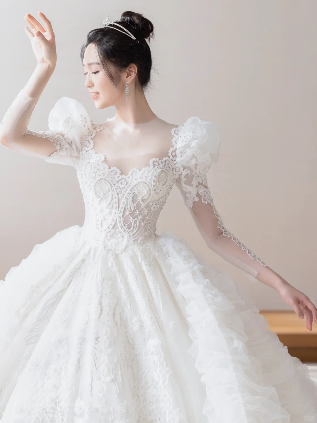 Robe de mariée longue en tulle et dentelle, intemporelle, manches longues et voile, C4197