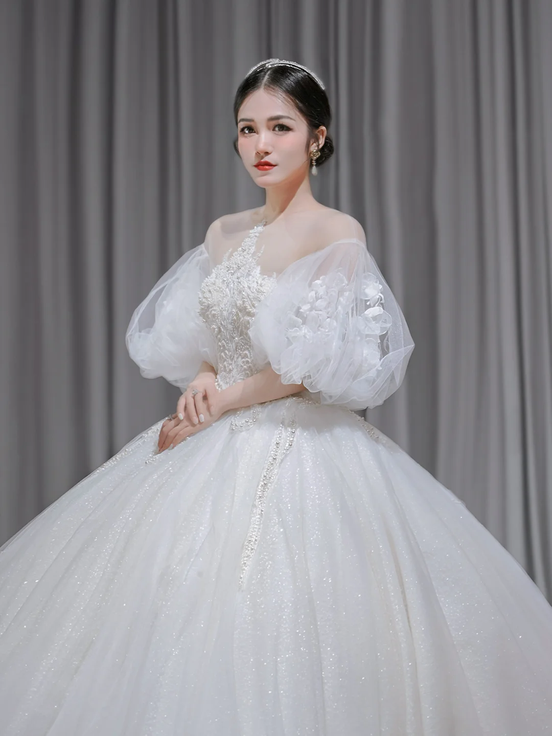 Jolie robe de bal en tulle et dentelle avec appliques, manches courtes, robe de mariée longue C4198