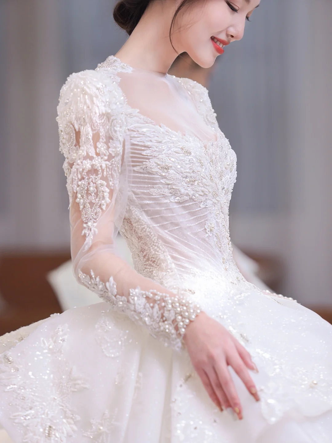 Robe de mariée longue en satin et tulle, intemporelle, avec appliques et perles, manches longues, C4207