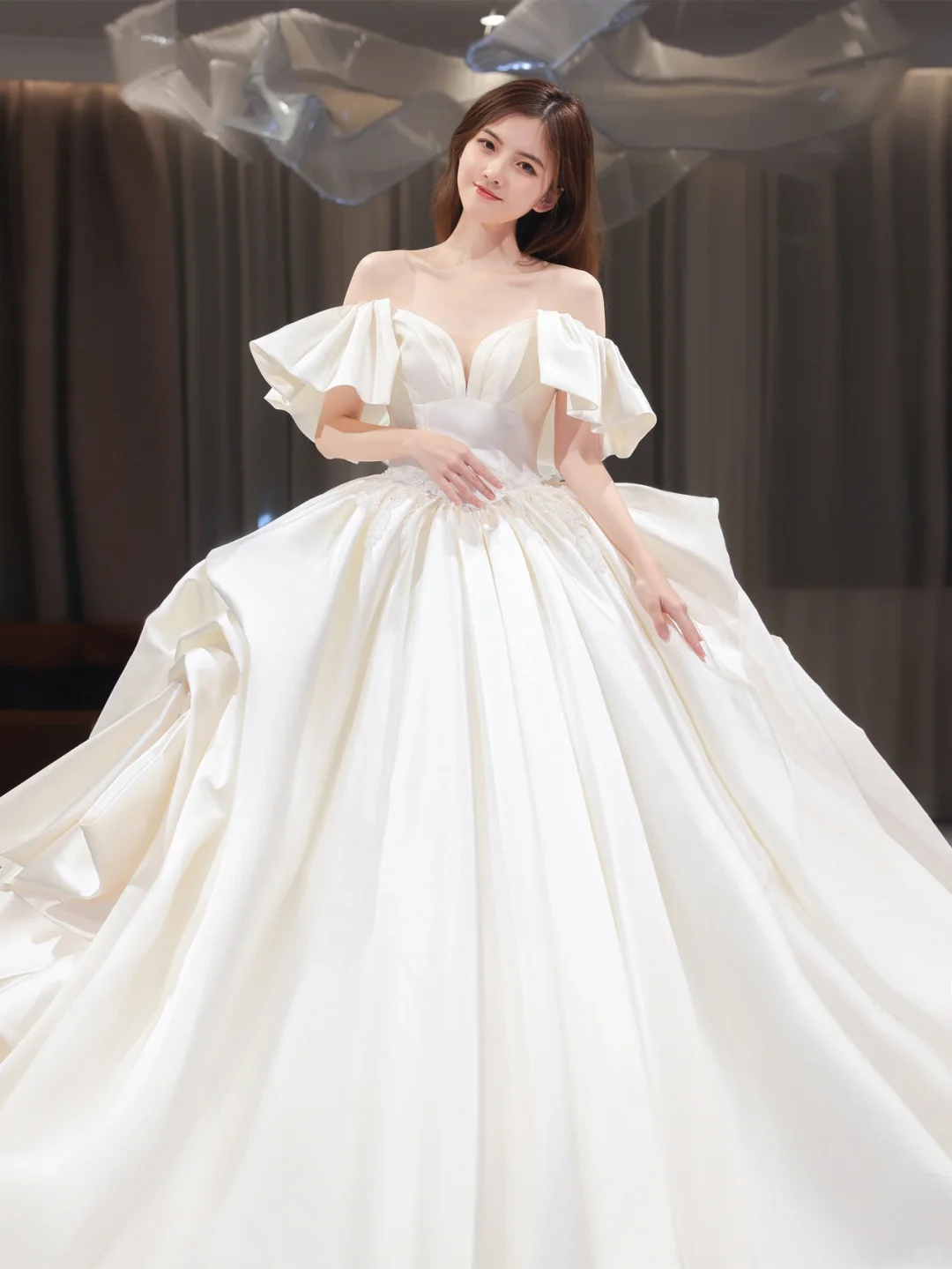Robe de mariée longue en satin, élégante, épaules dénudées, C4209