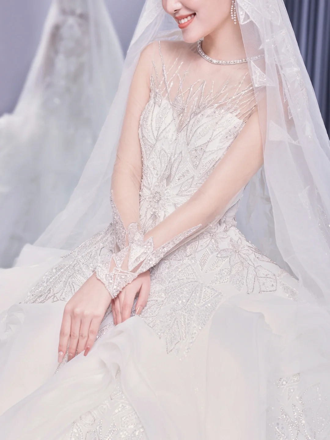 Robe de mariée longue en tulle et dentelle, intemporelle, manches longues et voile, C4211