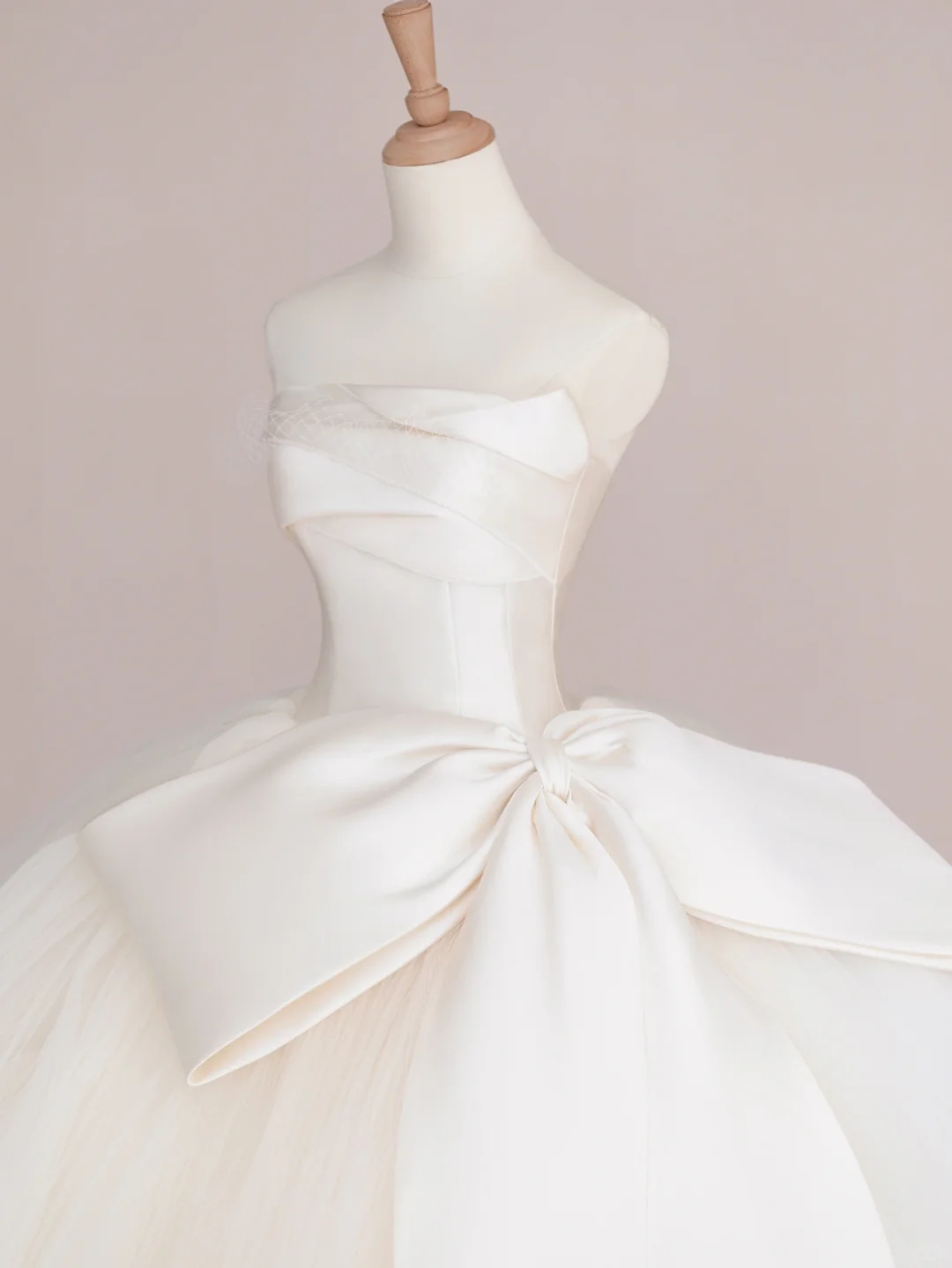 Robe de mariée longue en satin et tulle, élégante et bustier, C4215
