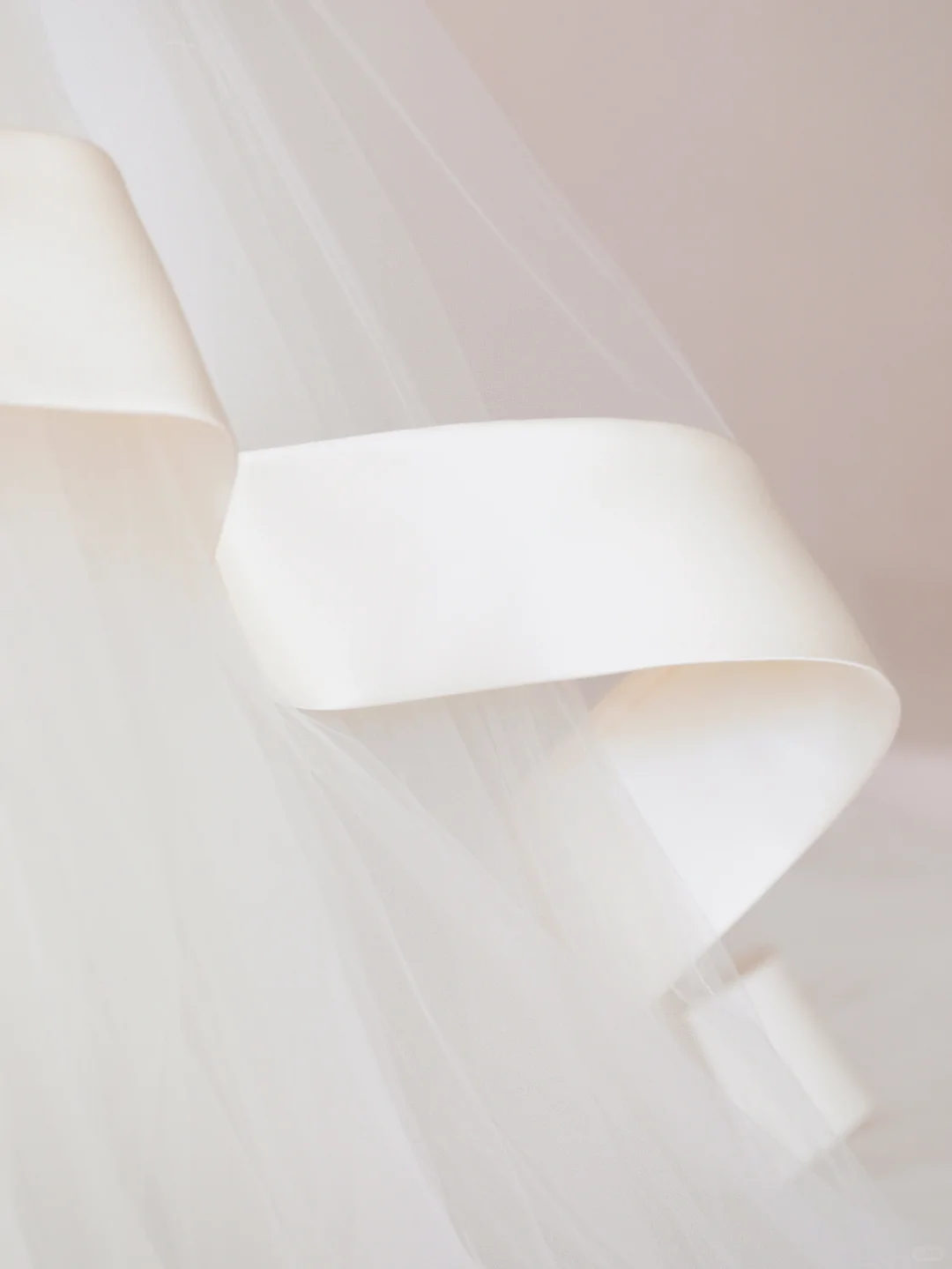 Robe de mariée longue en satin et tulle, élégante et bustier, C4215