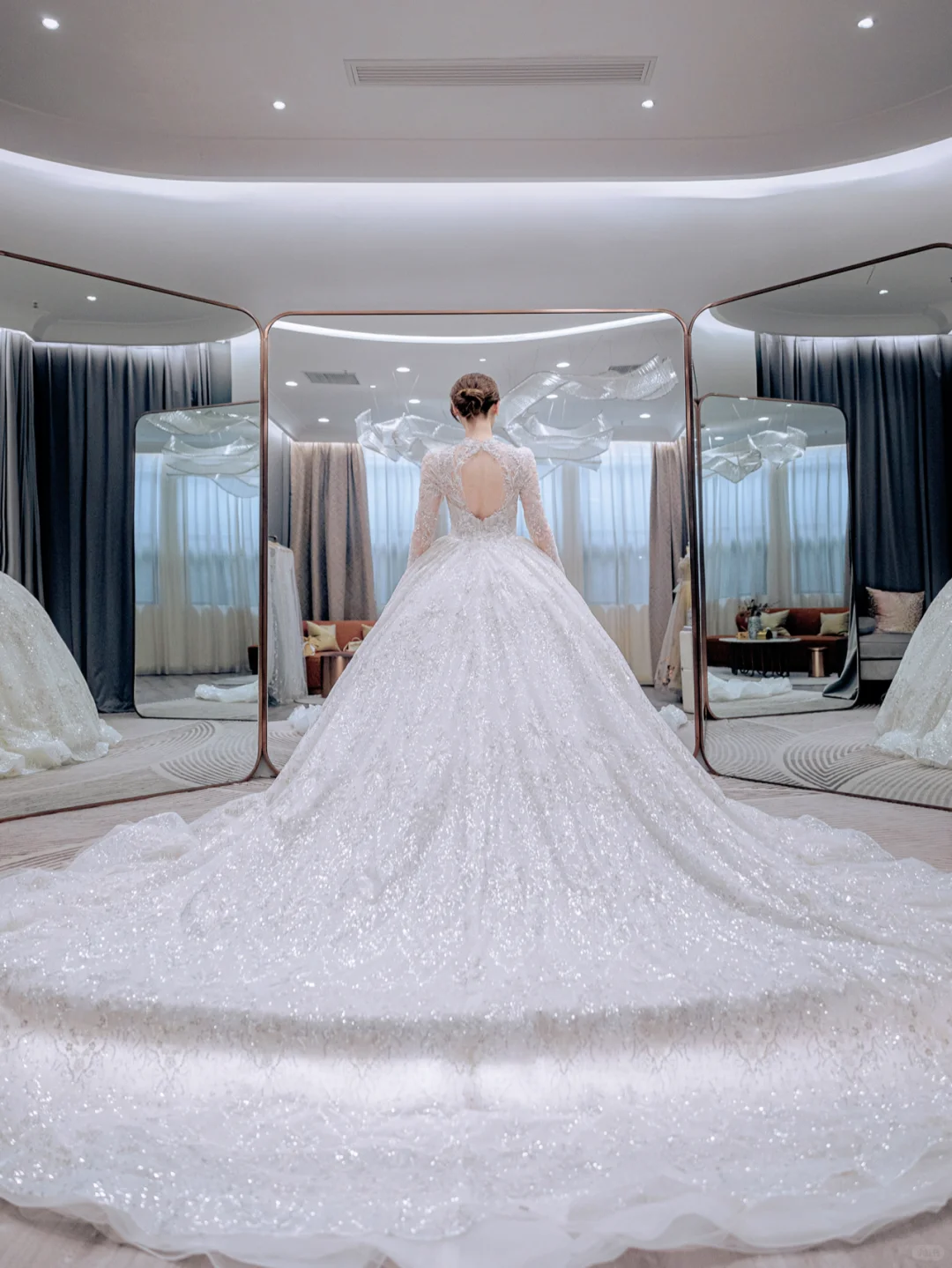 Robe de mariée longue en tulle, dentelle et sequins, manches longues, style bal intemporel, C4223