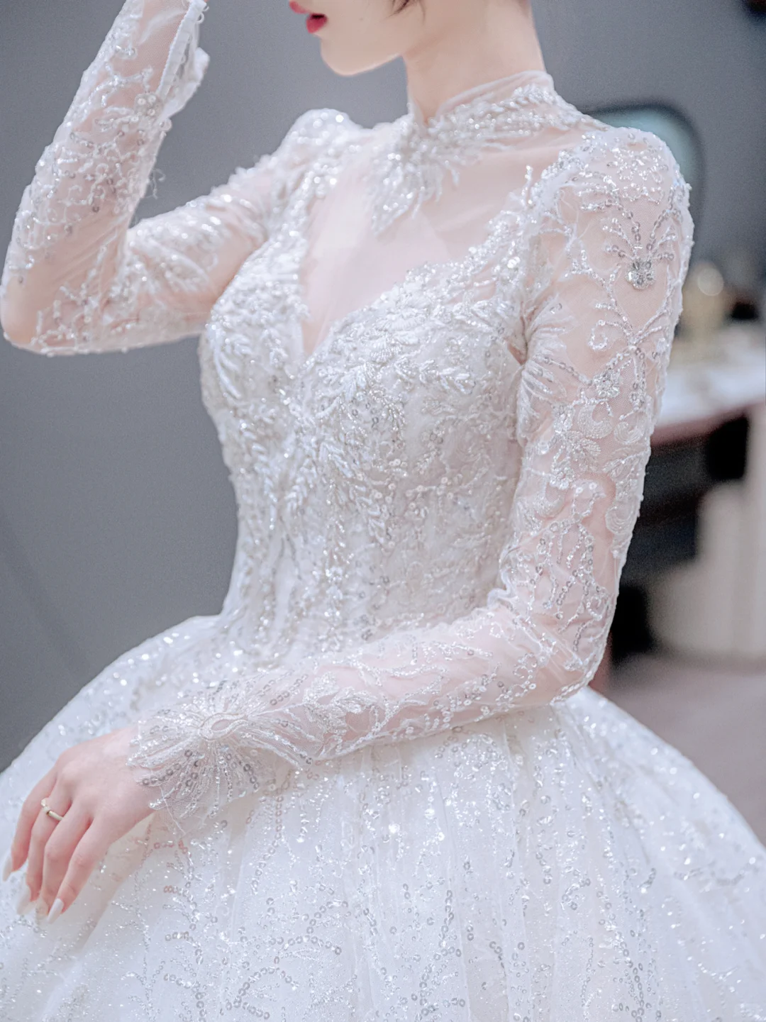 Robe de mariée longue en tulle, dentelle et sequins, manches longues, style bal intemporel, C4223