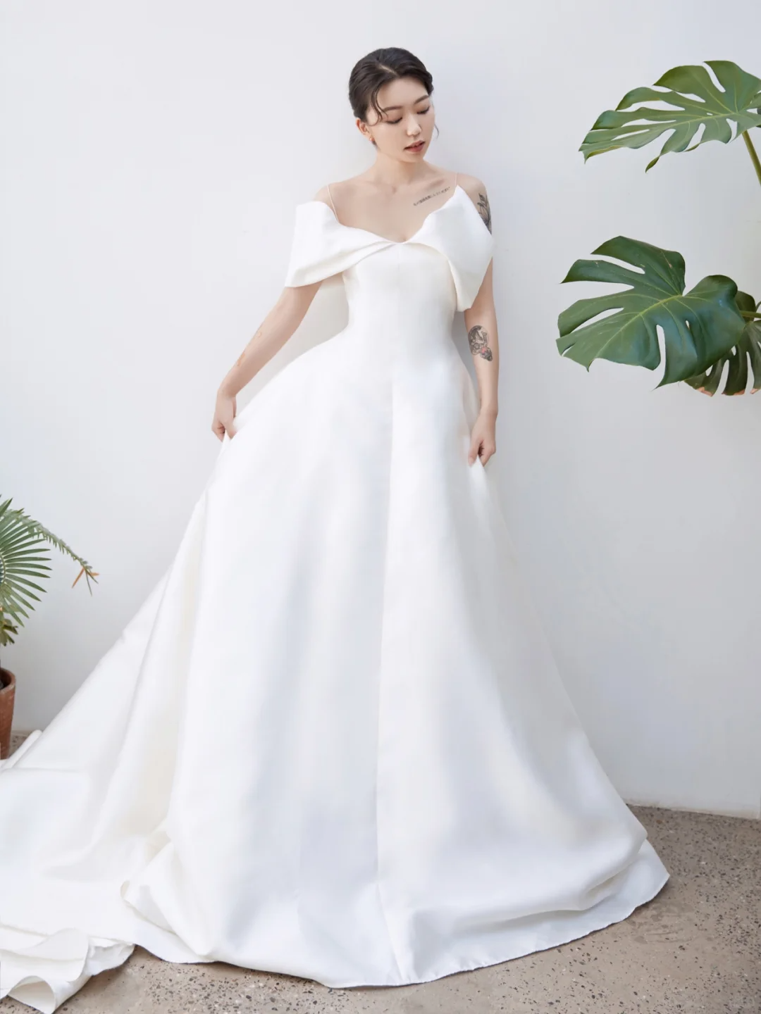 Robe de mariée longue en satin, élégante, épaules dénudées, C4225