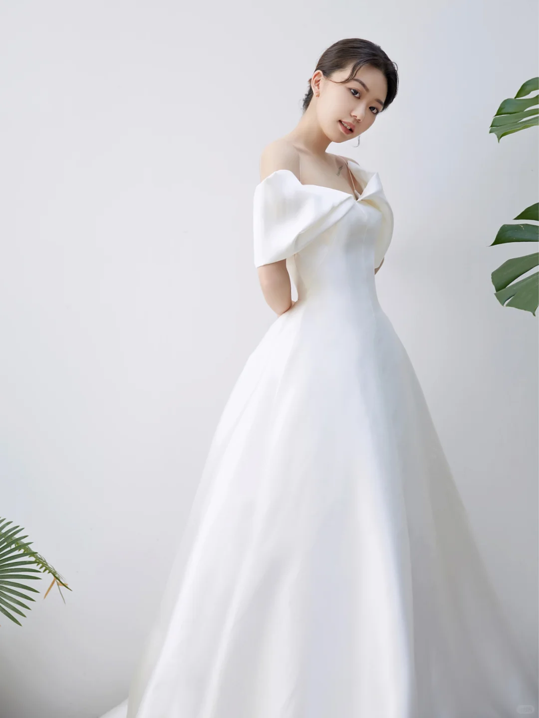 Robe de mariée longue en satin, élégante, épaules dénudées, C4225