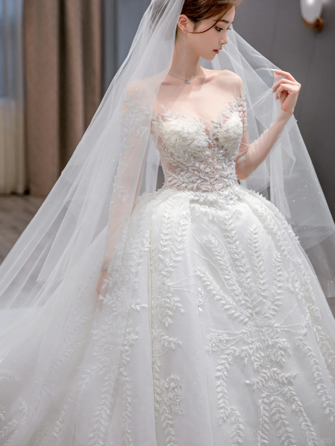 Robe de mariée longue en tulle à manches longues et voile, effet d'illusion, C4226