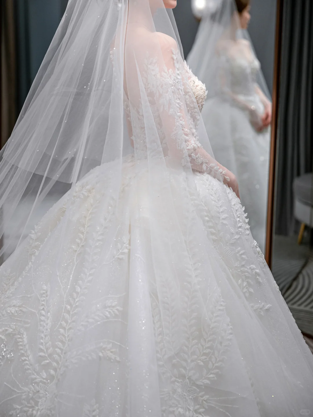 Robe de mariée longue en tulle à manches longues et voile, effet d'illusion, C4226