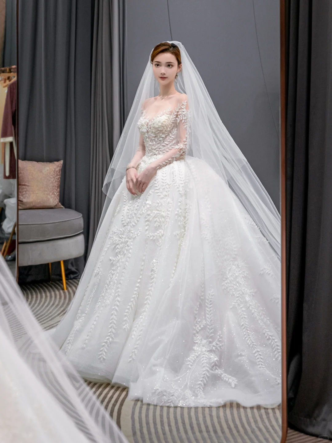 Robe de mariée longue en tulle à manches longues et voile, effet d'illusion, C4226