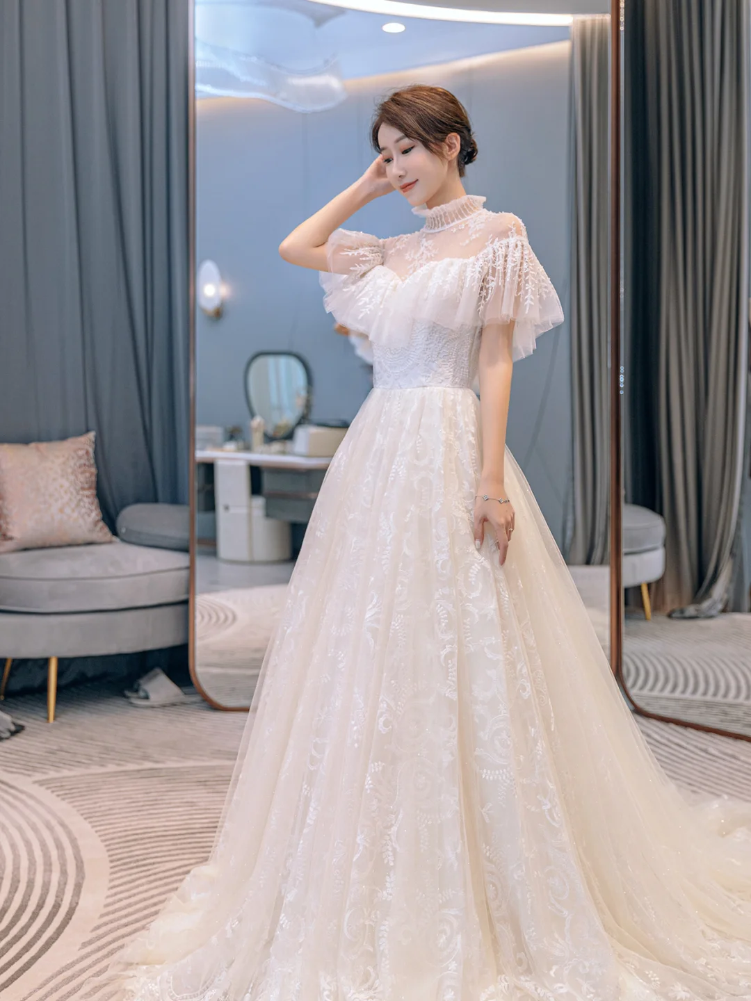 Jolie robe de mariée longue en tulle et dentelle C4227