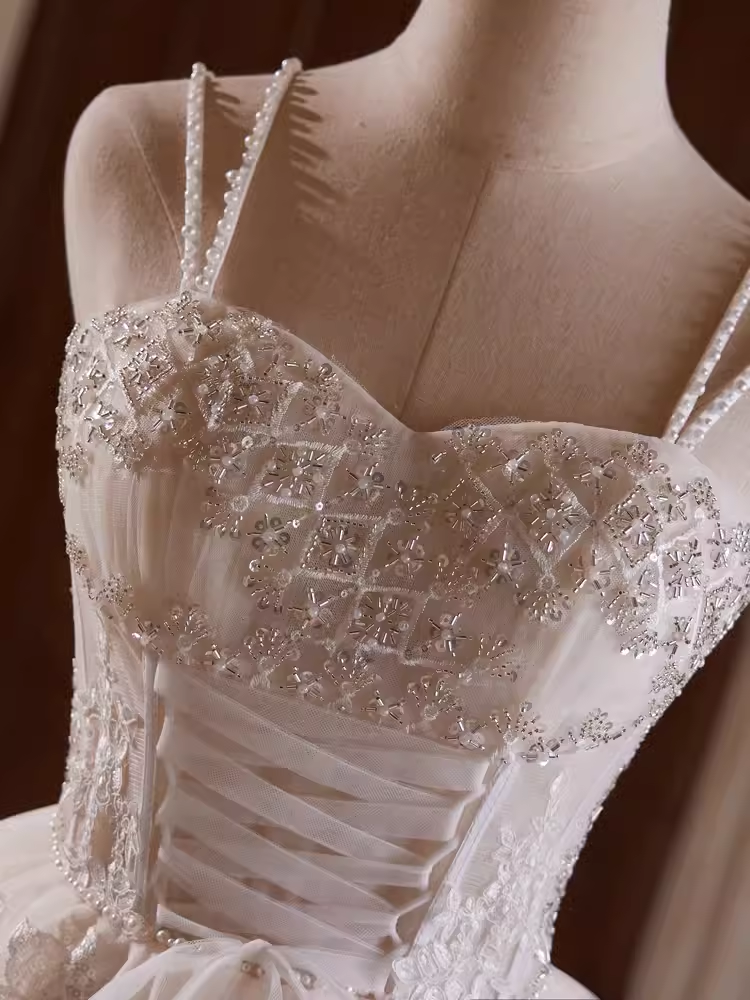 Robe de bal mignonne à bretelles et perles, tenue de soirée blanche, robes de soirée, C424