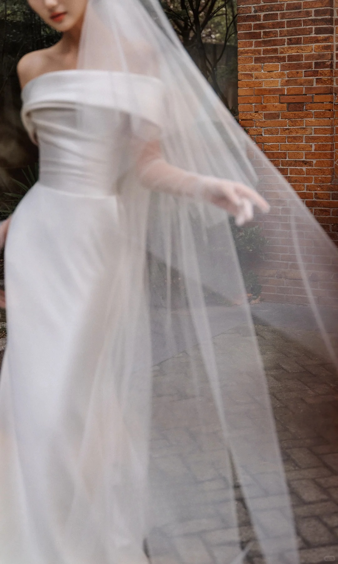Robe de mariée longue élégante en satin et tulle, épaules dénudées, avec voile, style sirène, C4283