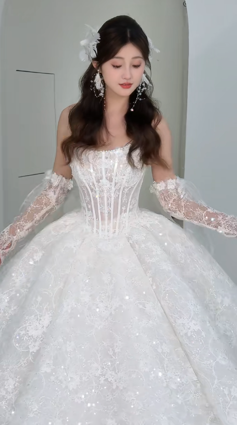 Robe de mariée longue en tulle et dentelle, sans bretelles, effet rêveur, C4306
