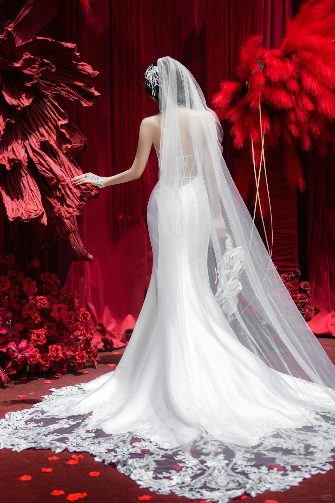 Robe de mariée sirène bustier en satin avec voile, longue et rêveuse, C4315