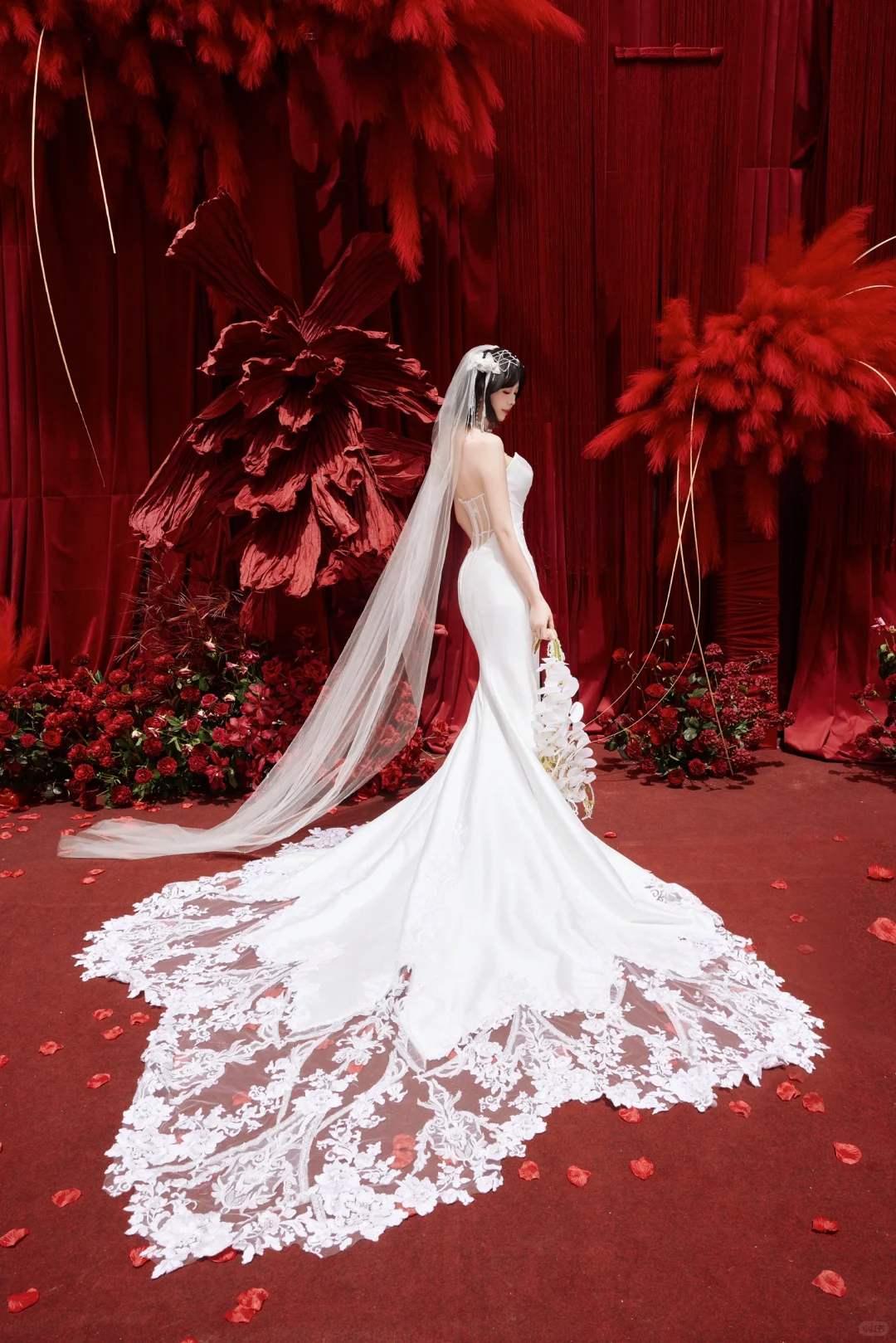 Robe de mariée sirène bustier en satin avec voile, longue et rêveuse, C4315