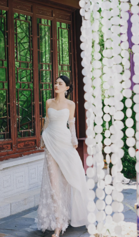 Robe de mariée sirène unique, bustier, en satin et tulle, avec appliques et manches longues, C4317