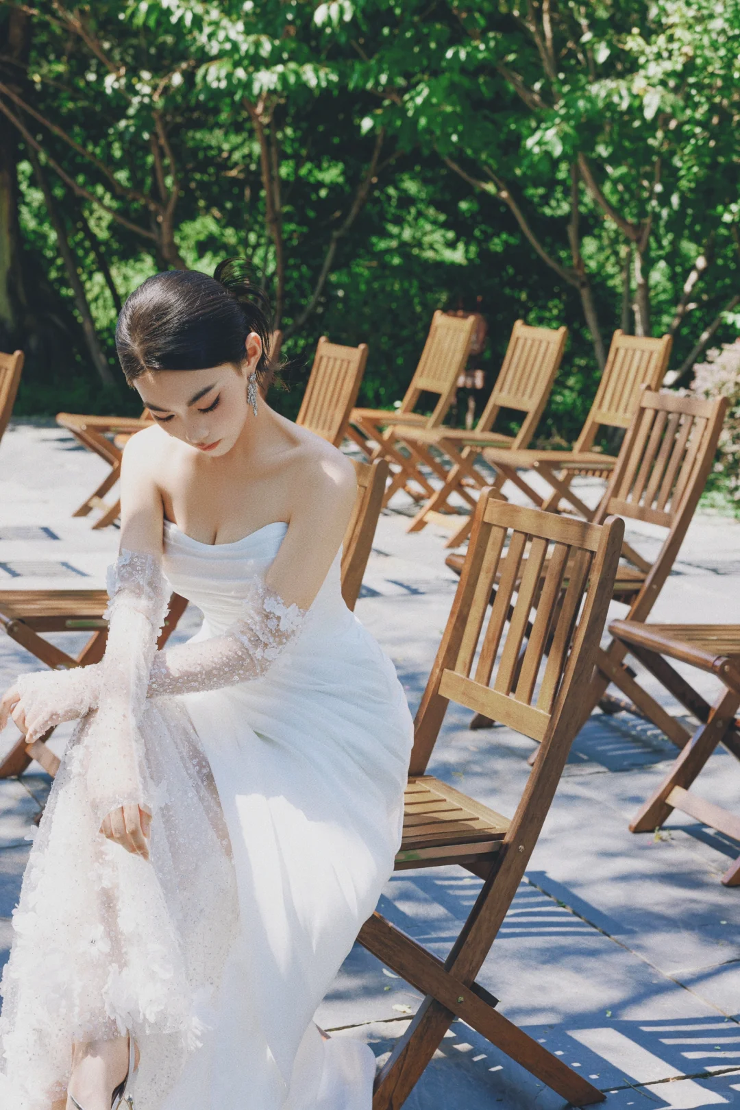 Robe de mariée sirène unique, bustier, en satin et tulle, avec appliques et manches longues, C4317