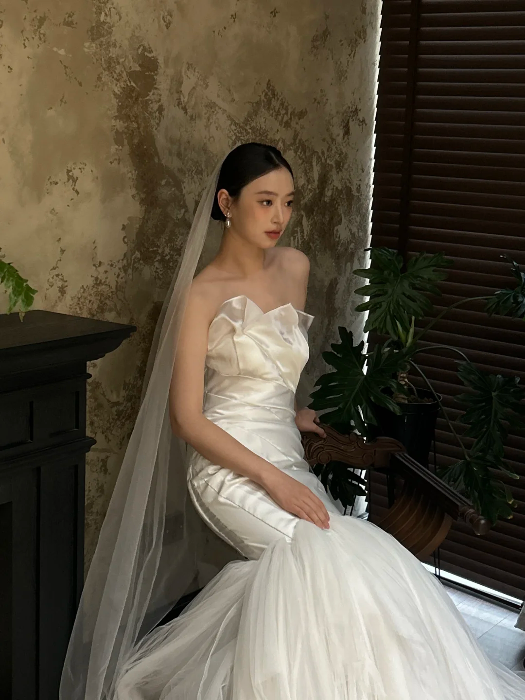 Robe de mariée sirène bustier en satin et tulle avec voile, longue et rêveuse, C4319