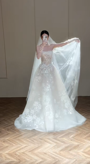 Robe de mariée longue en tulle et dentelle, bustier et voile, style rêveur, C4334