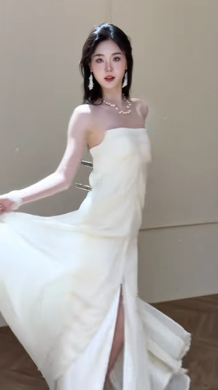 Robe de mariée longue en satin et mousseline, coupe A, sans bretelles, unique, C4335
