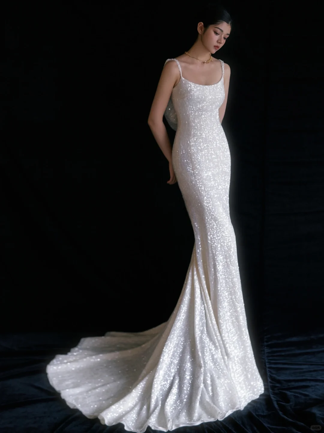 Robe de mariée longue en satin à bretelles spaghetti et paillettes avec voile, style sirène brillante, C4342