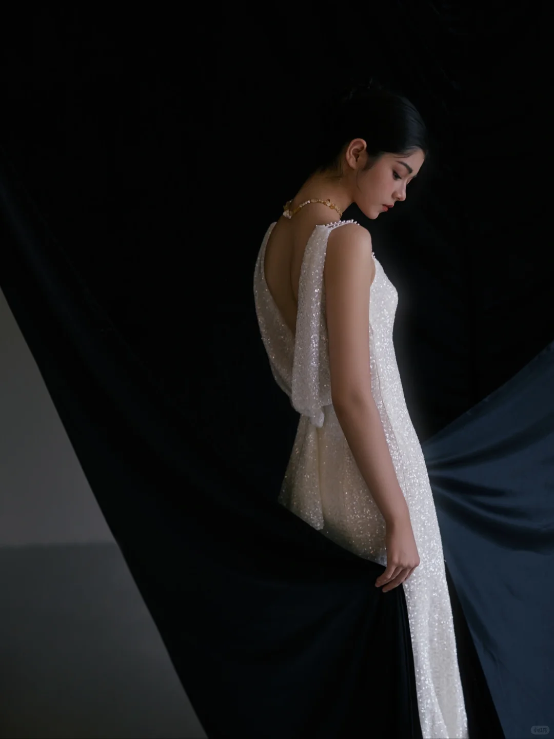 Robe de mariée longue en satin à bretelles spaghetti et paillettes avec voile, style sirène brillante, C4342