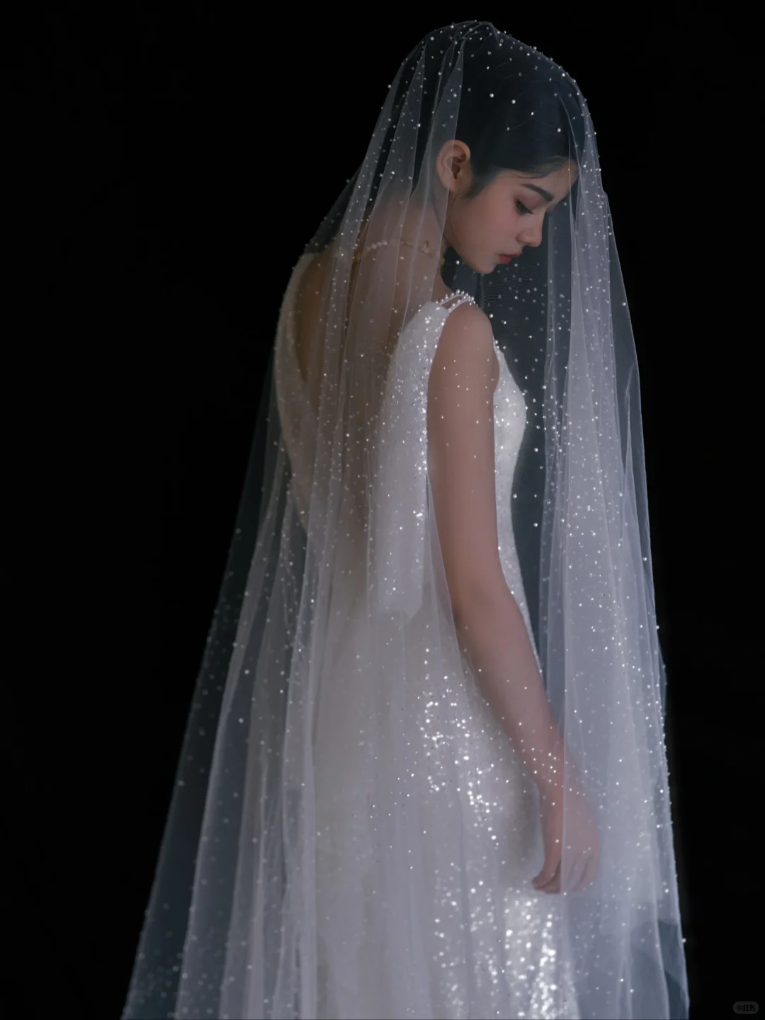 Robe de mariée longue en satin à bretelles spaghetti et paillettes avec voile, style sirène brillante, C4342