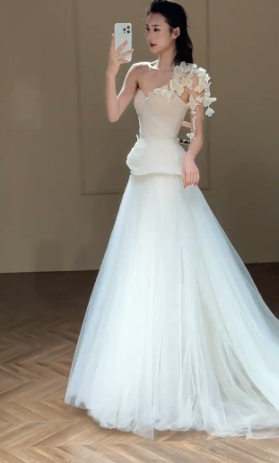 Robe de mariée longue en tulle, coupe trapèze, sans bretelles, style chic, avec appliques, C4344