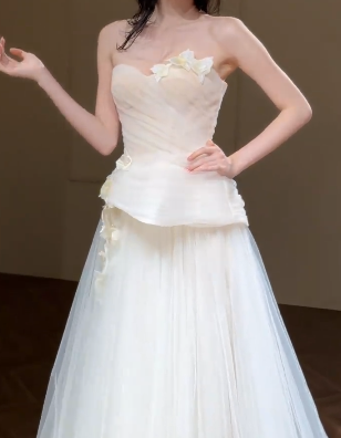 Robe de mariée longue en tulle, coupe trapèze, sans bretelles, style chic, avec appliques, C4344