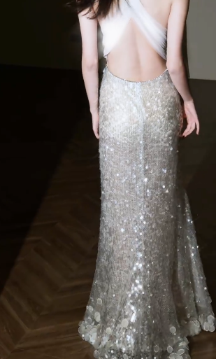 Robe de mariée longue sirène intemporelle à sequins et dos nu C4345