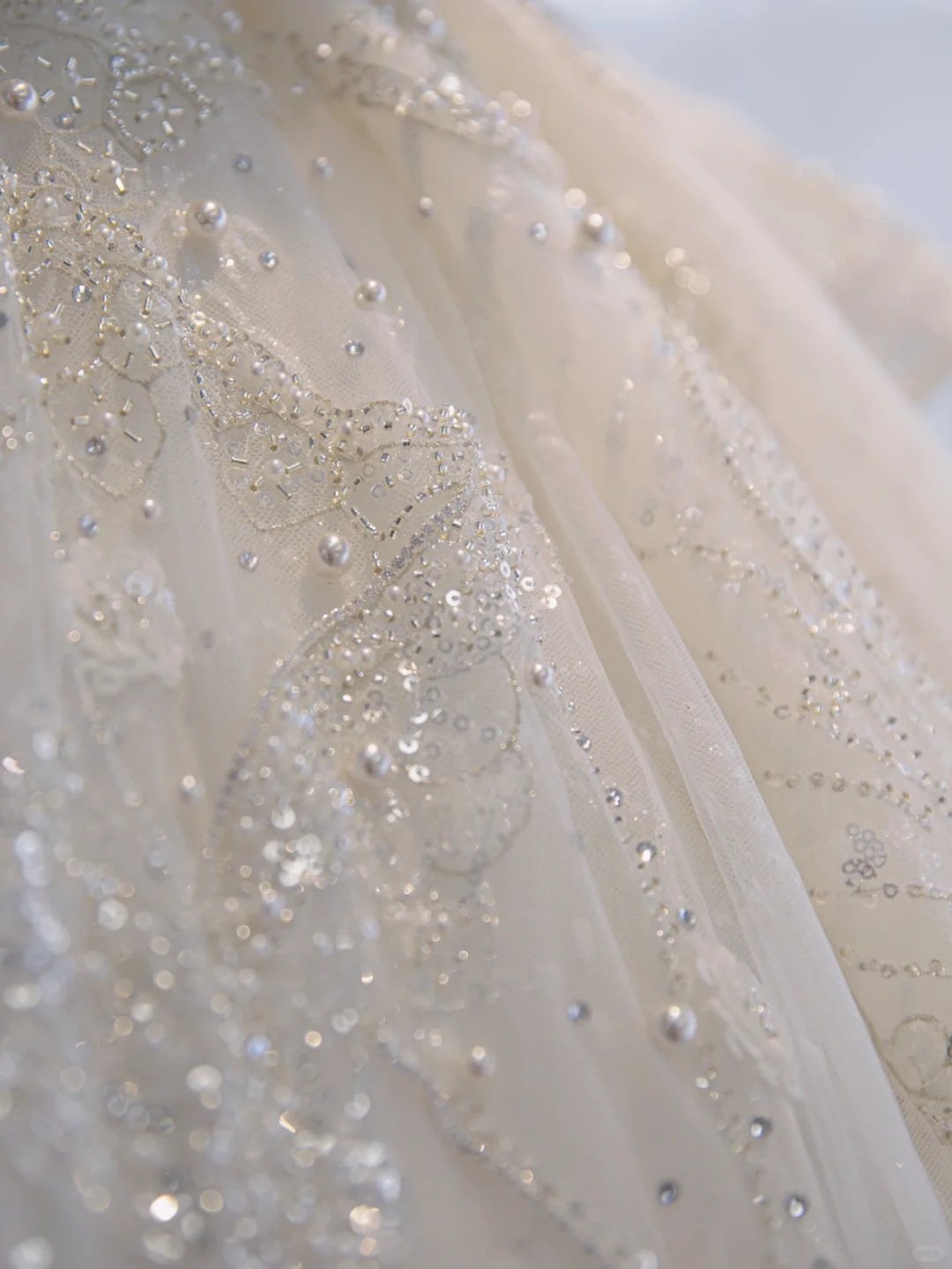 Robe de mariée longue en tulle, paillettes et perles, style bal intemporel, épaules dénudées, C4367