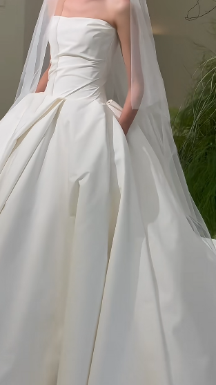 Robe de mariée longue élégante et simple, sans bretelles, en satin avec voile, C4374