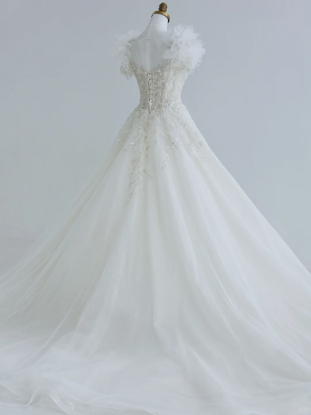 Robe de mariée longue et unique en tulle, à paillettes et perles, manches courtes, C4389