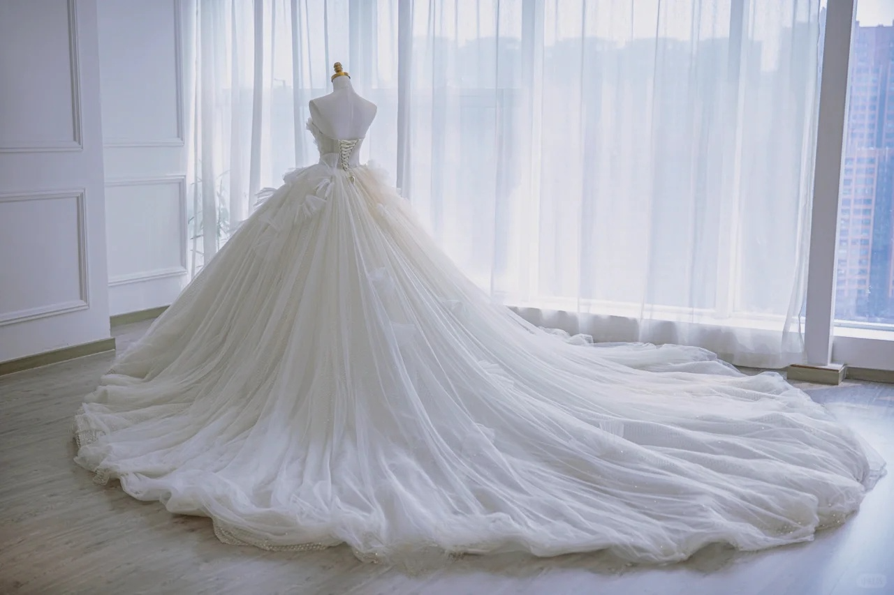 Robe de mariée longue élégante en tulle et sequins, sans bretelles, C4394