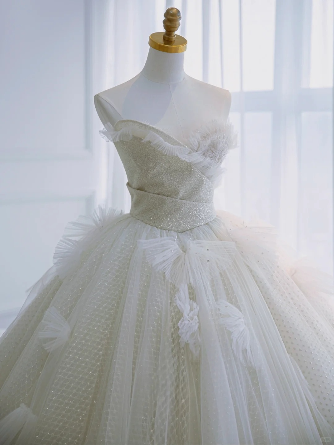 Robe de mariée longue élégante en tulle et sequins, sans bretelles, C4394