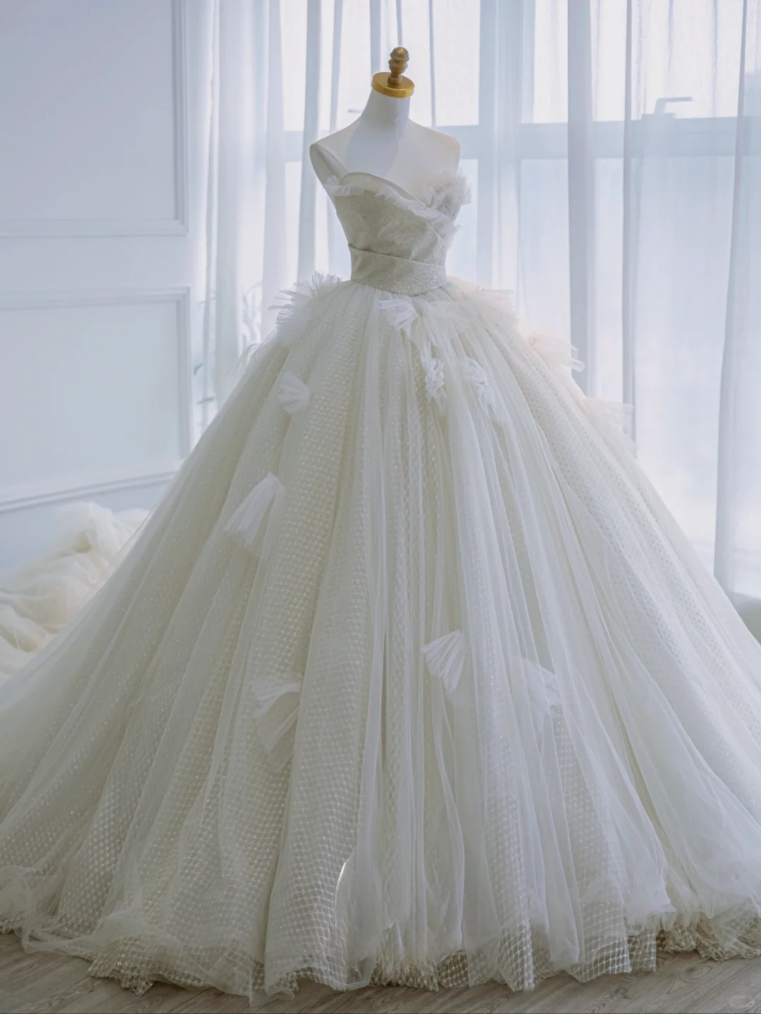 Robe de mariée longue élégante en tulle et sequins, sans bretelles, C4394