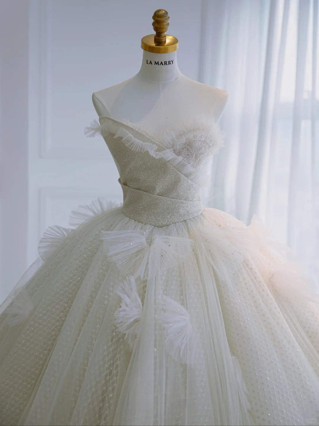 Robe de mariée longue élégante en tulle et sequins, sans bretelles, C4394
