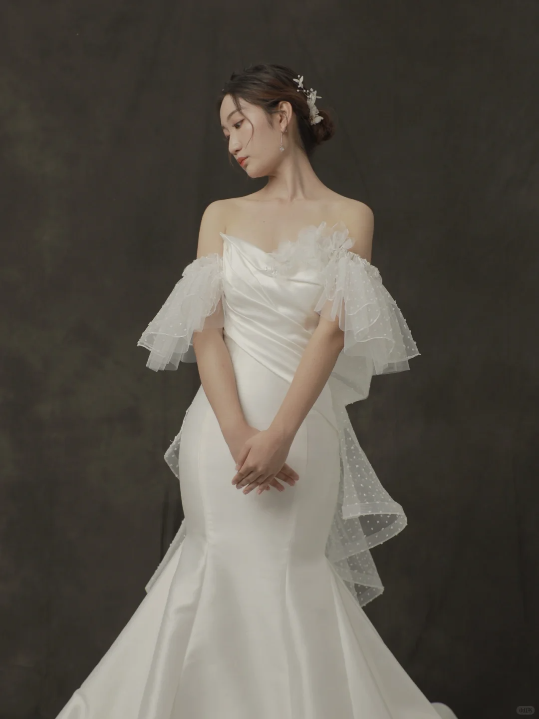 Jolie robe de mariée sirène longue en satin et tulle, épaules dénudées, C4396