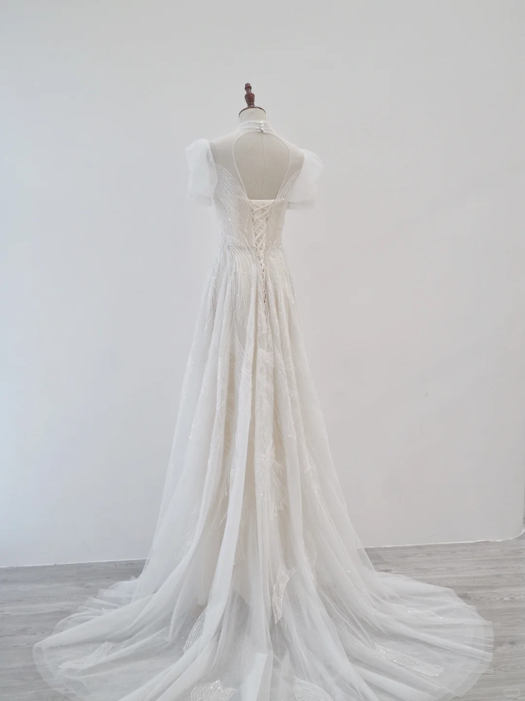 Robe de mariée princesse trapèze en tulle et sequins, sans manches, longue, noire, C4400