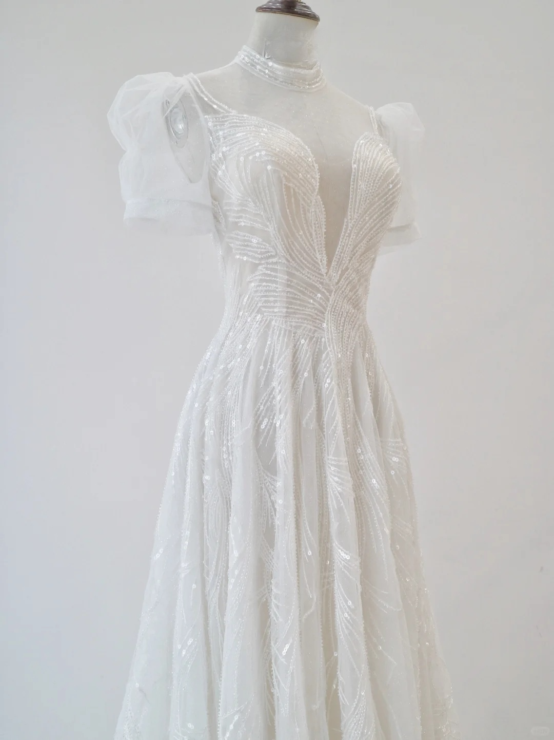 Robe de mariée princesse trapèze en tulle et sequins, sans manches, longue, noire, C4400