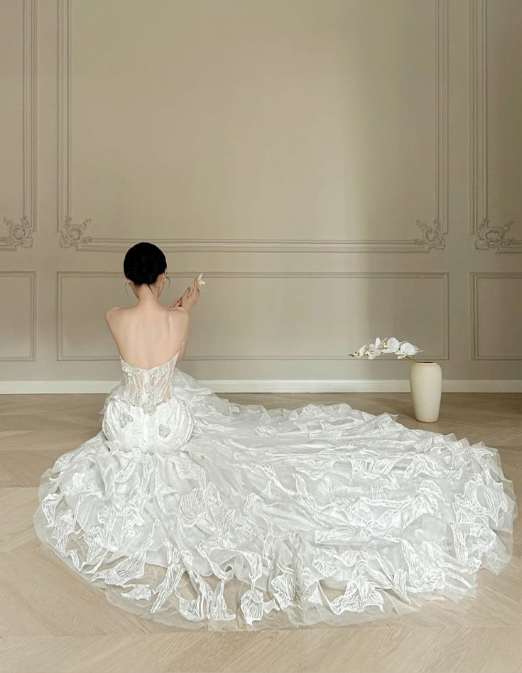 Superbe robe de mariée sirène longue sans bretelles en tulle et dentelle avec appliques C4436