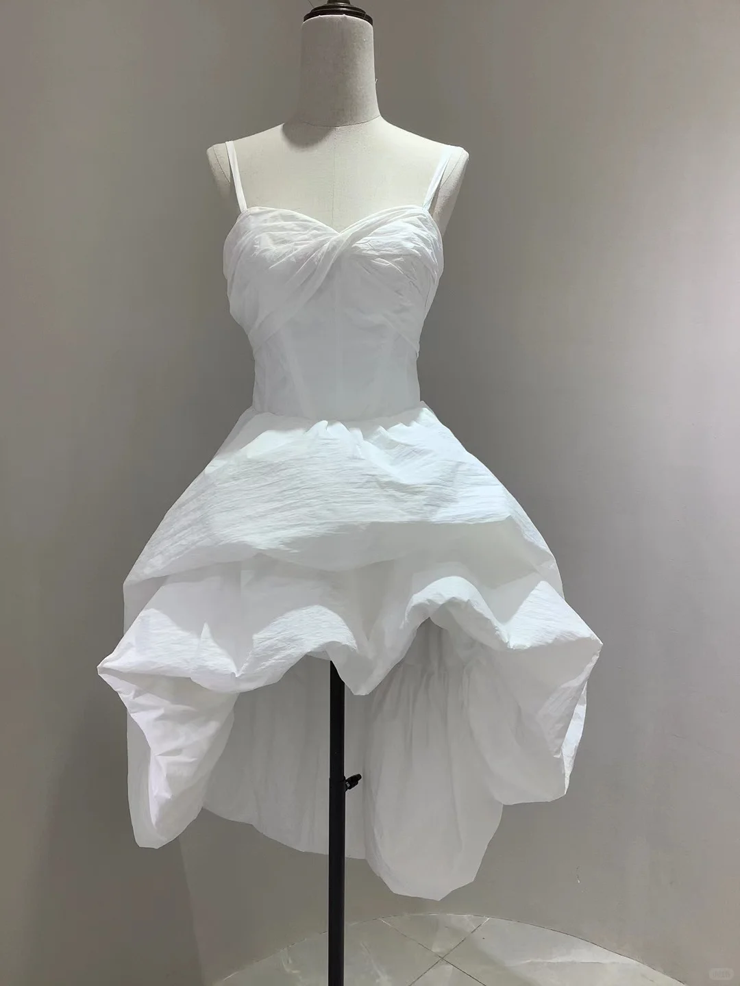 White Chic A Line Spaghetti Straps Satin Short Homecoming Dress 18th Birthday Outfits C4463